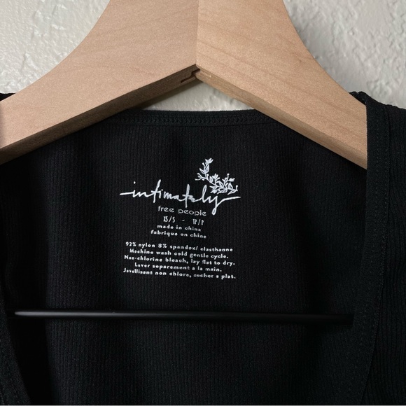 Intimately Free People Black Ribbed Crop Top V Neckline Seamless Tank - Picture 11 of 11